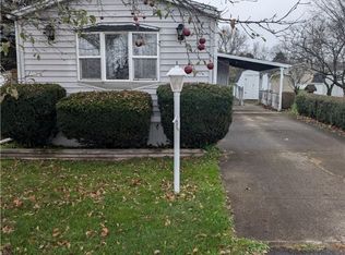89 Autumn View Dr, Arcade, NY 14009