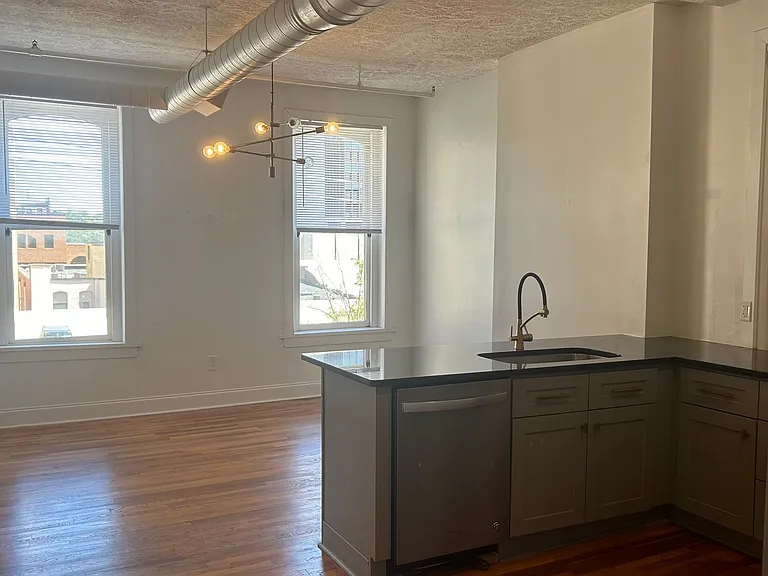 801 Church St — Photo 3