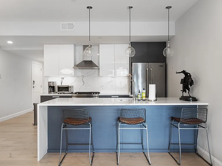 54 Pleasant St #9 — Photo 4
