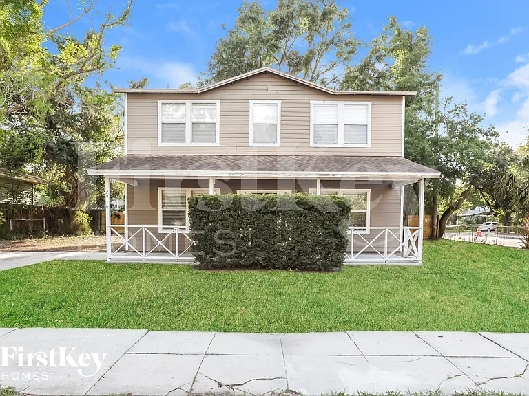 2916 N Jefferson St — Photo 1