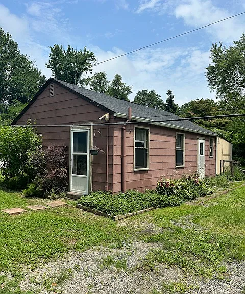 1021 Goff Rd — Photo 1
