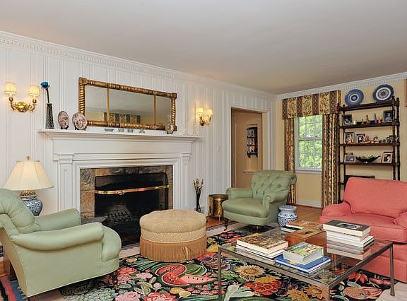 4th image of 1 Woodlea Ln