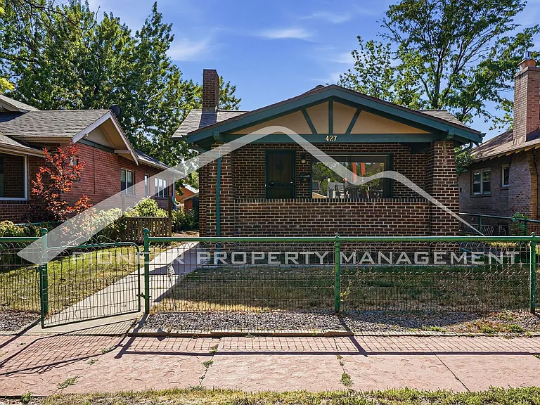 427 S Washington St — Photo 1