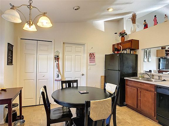 5th image of 3209 Majestic Oak Pl