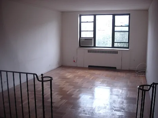 Rented by Stonehenge NYC LLC | media 30