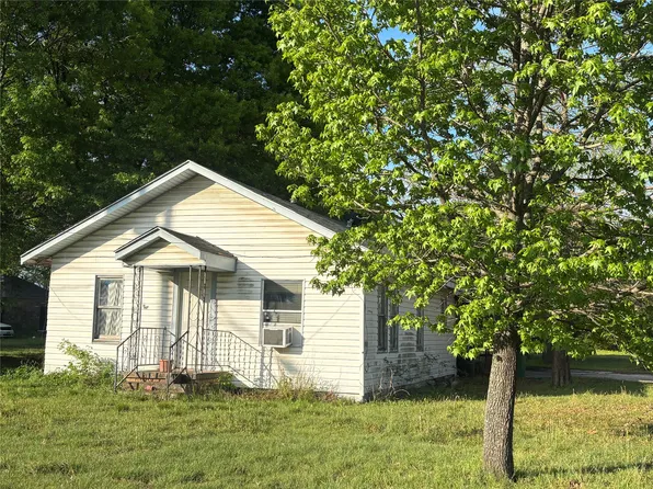 700 S Broad St, Saint Jo, TX 76265