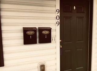 909 Willow St, Springdale, PA 15144