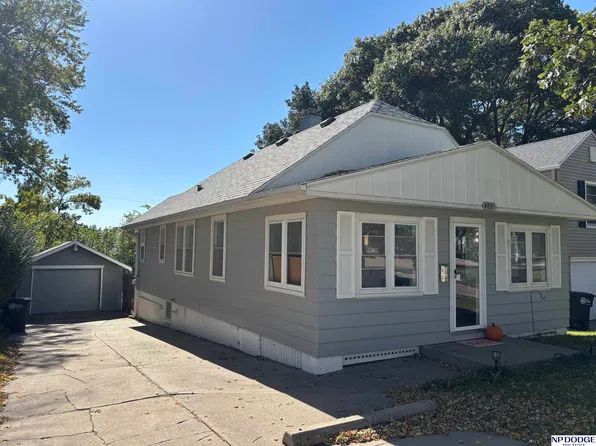 4831 Pine St, Omaha, NE 68106