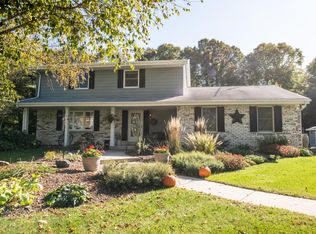 10517 Lawndale Dr, Cedarburg, WI 53012