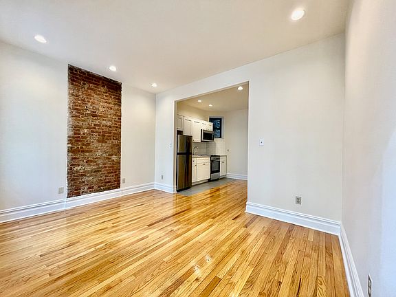 5th image of 326 E 34th St APT B1