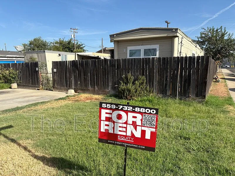 2 bed, 1.0 bath, $1,100 — Photo 2