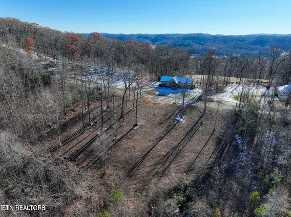 34 Hickory Pointe Ln, Maynardville, TN 37807