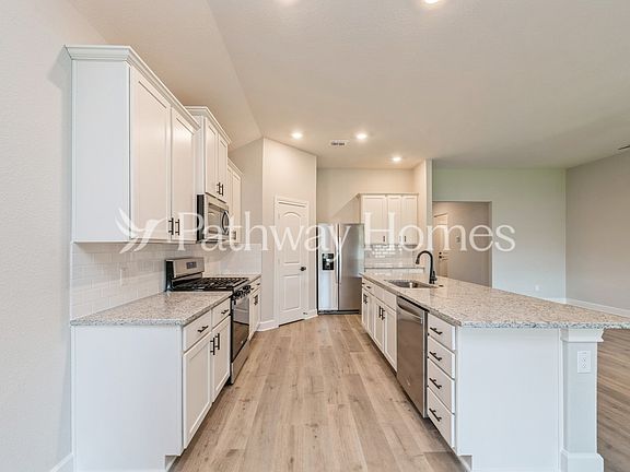 5th image of 620 Brookside Dr