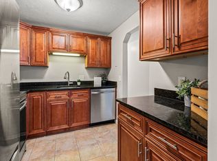 7 Gibbs St APT 4, Worcester, MA 01607