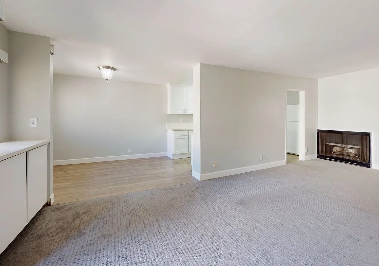 Beautiful 2 Bedroom 2 Bathroom luxury condo for rent in Pasadena! — Photo 4