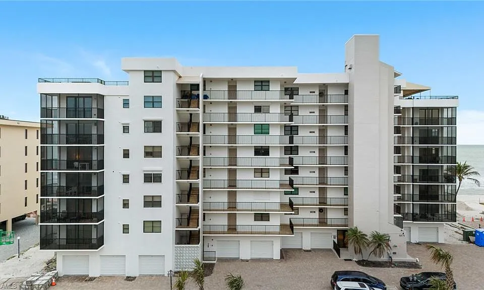 9375 Gulf Shore Dr #401