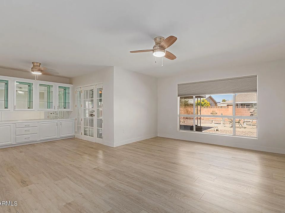 1st image of 10402 W Caron Dr