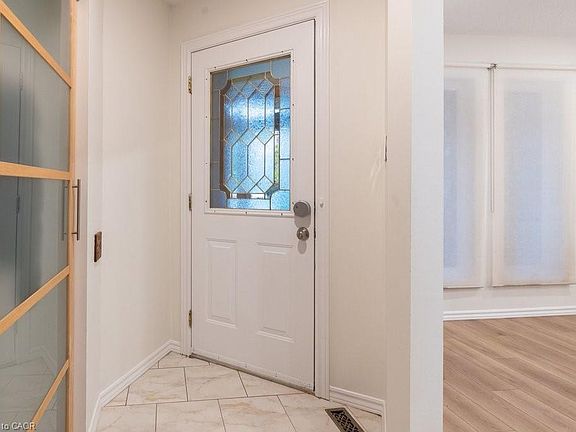 3rd image of 1118 Montgomery Dr