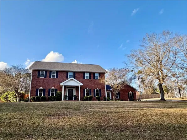 201 Adams Path, Pineville, LA 71360