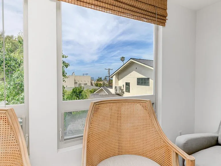 935 Genter St #212 — Photo 5