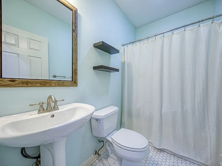 141 Northwestern Ave — Photo 10