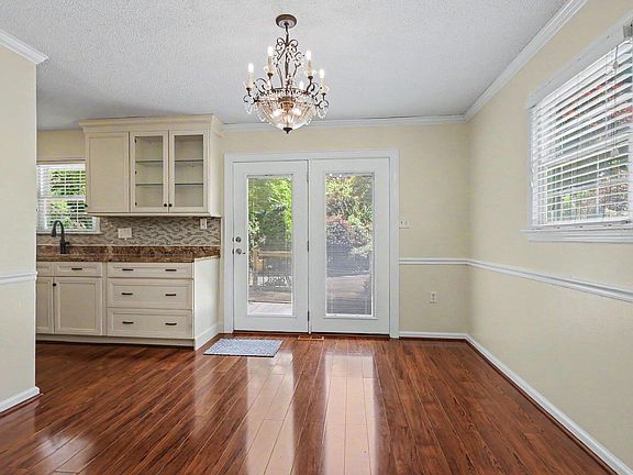 4th image of 1612 Horton Rd
