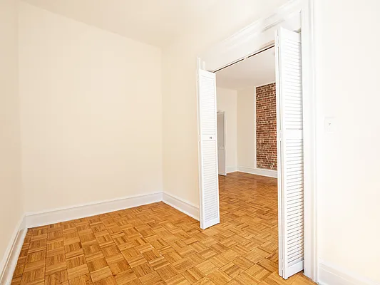 Rented by City Connections Realty | media 16