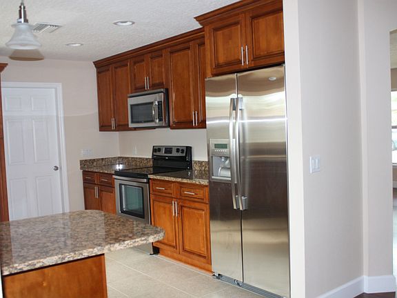 2nd image of 565 Harwood Ave