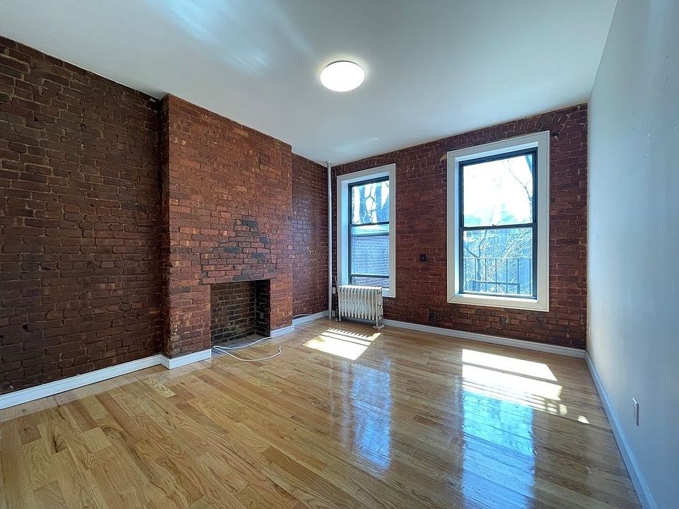1st image of 30 Cornelia St APT 9