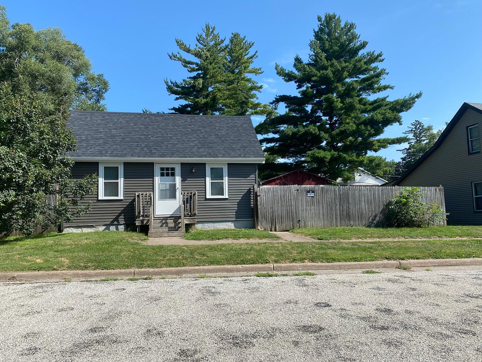 810 3rd St, Buffalo, IA 52728 Zillow