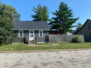 810 3rd St, Buffalo, IA 52728