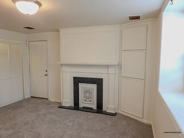 1560 E. Broad St. — Photo 39
