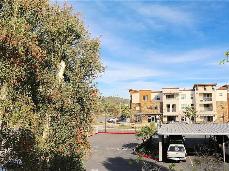425 Autumn Dr — Photo 14