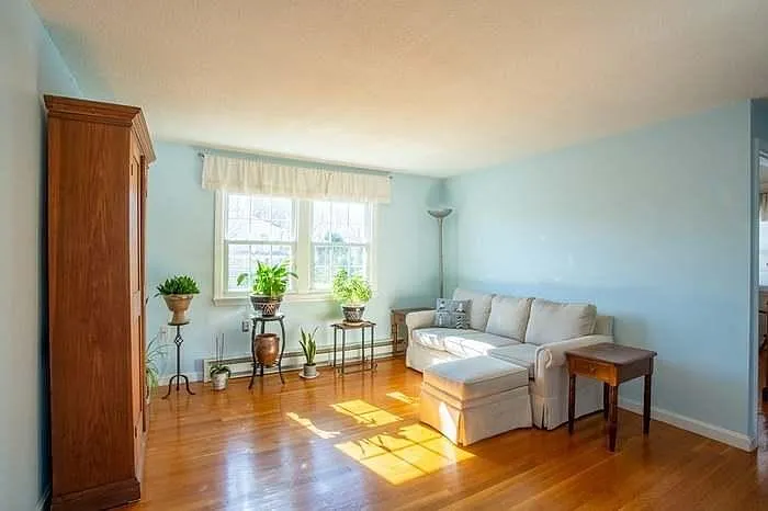 20 Beacon Ave — Photo 3