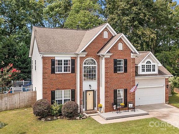 2nd image of 16106 Greybriar Forest Ln