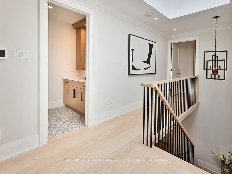 1638 Ruscombe Close — Photo 18