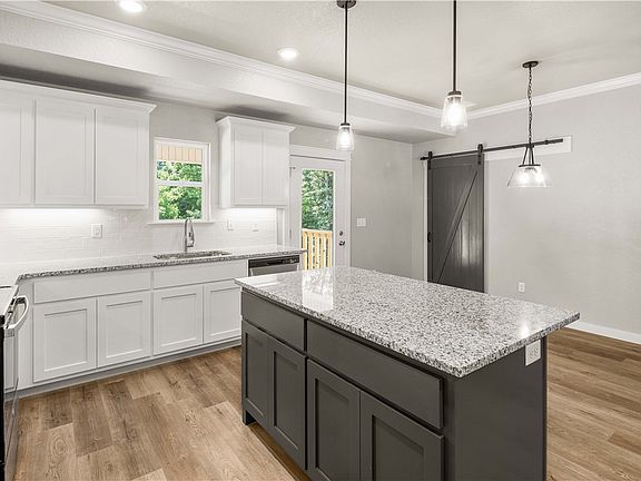 4th image of 7 Blandford Ln