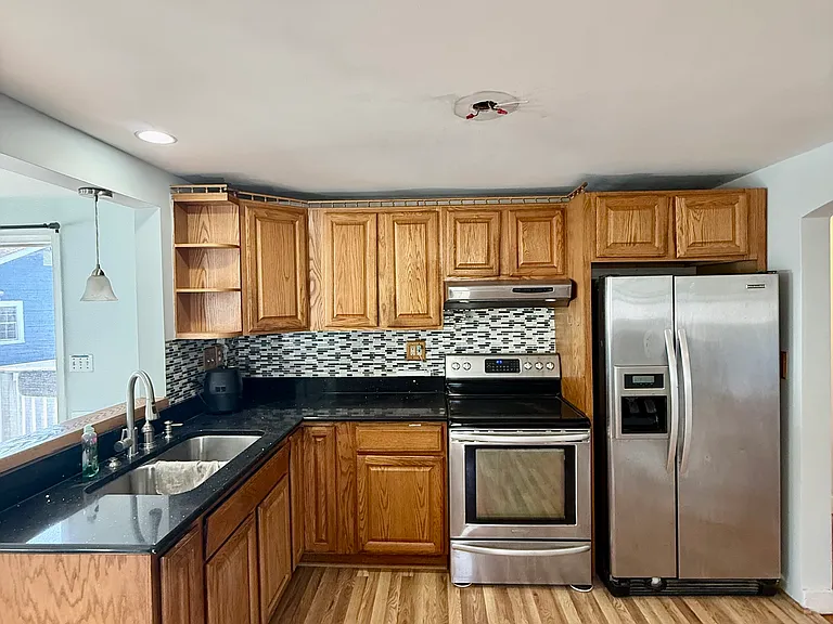 1 Clark Cir — Photo 2