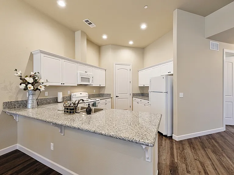 5550 N Figarden Dr — Photo 9