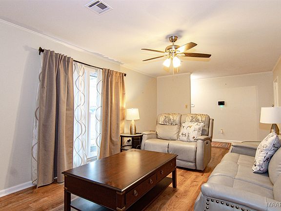 5th image of 233 W Vanderbilt Loop