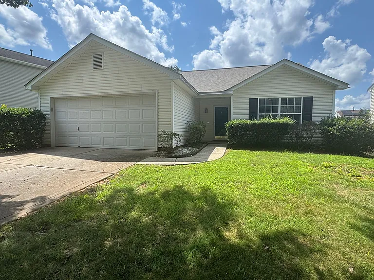 521 River View Dr — Photo 1