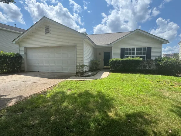 521 River View Dr, Lowell, NC 28098