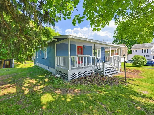 386 N Plain Rd, Great Barrington, MA 01230