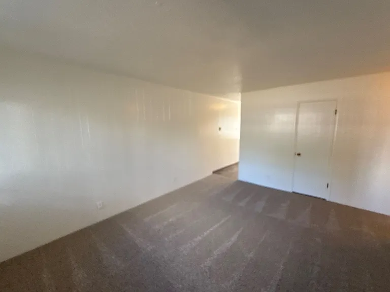 550 SW Levens St #21 — Photo 4