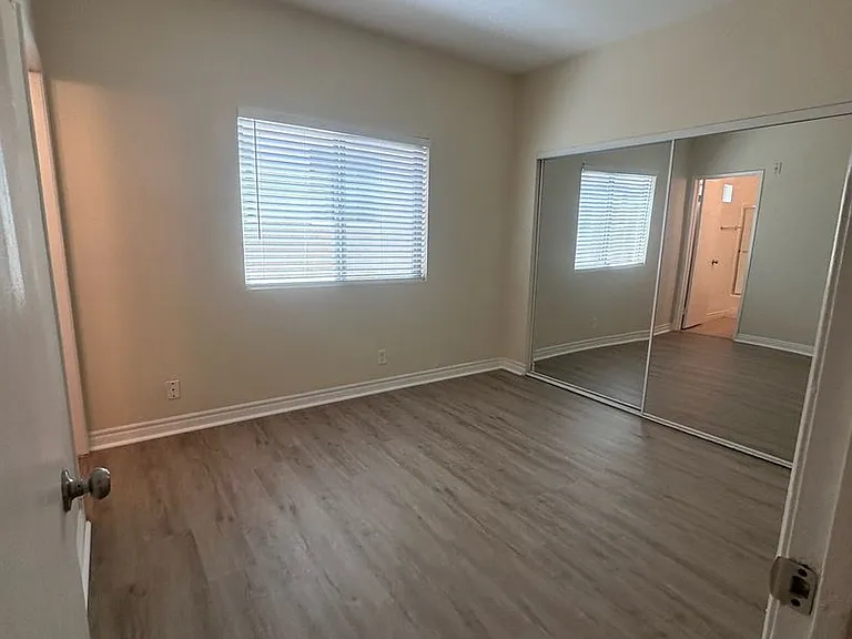 1840 VILLA ROSE — Photo 11