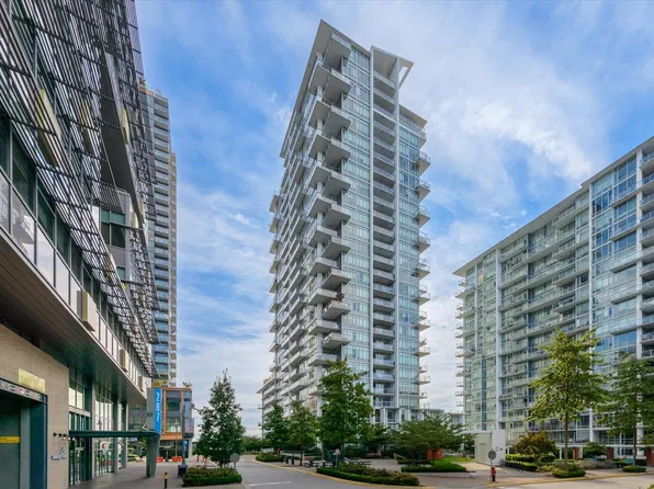 258 Nelsons Ct #708, New Westminster, BC V3L 0J9