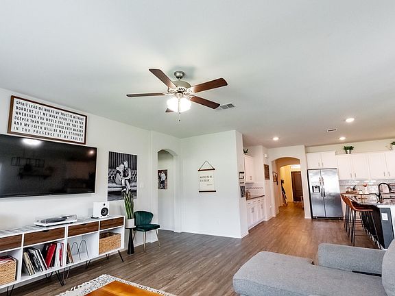 4th image of 2829 Colorado Dr