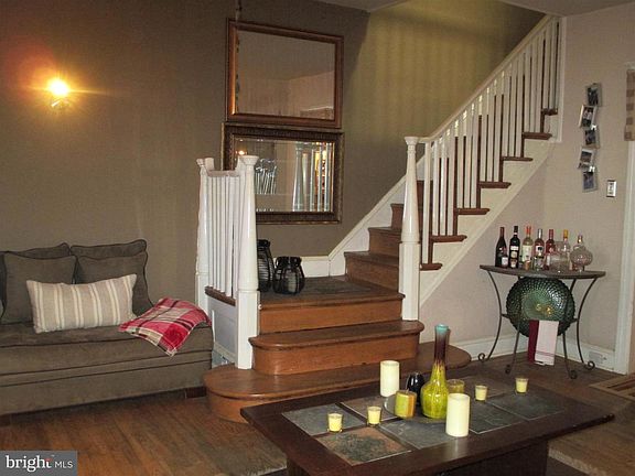 5th image of 434 E Rockland St