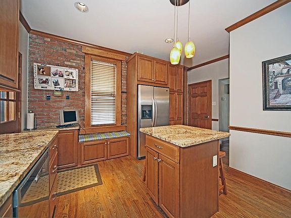 5th image of 7437 Hiawatha Ave