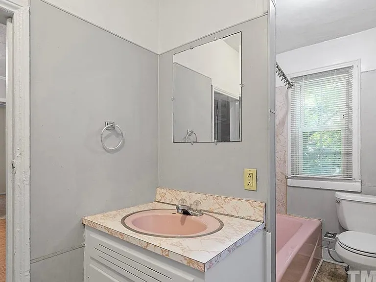 1207 E Martin St — Photo 2
